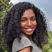 Photo of Nídia Trovao smiling