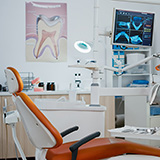 A stock image showing a dentist's office.