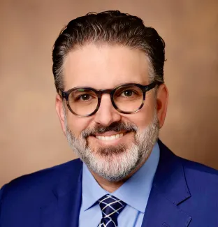 Dr. Peter Embí.